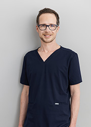 Dr. Stefan Wuketich
